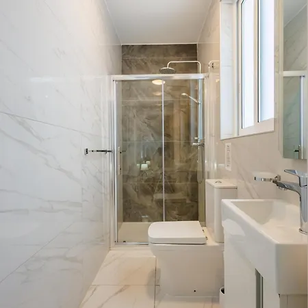 Sliema B17 - 5 Mins Walk To Valletta Ferry - Shopping Mall And Bay Sleeps 8 By Quicktrips Gzira