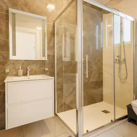 Sliema B17 - 5 Mins Walk To Valletta Ferry - Shopping Mall And Bay Sleeps 8 By Quicktrips * Gzira