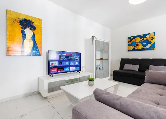 Daire Sliema B17 - 5 Mins Walk To Valletta Ferry - Shopping Mall And Bay Sleeps 8 By Quicktrips *