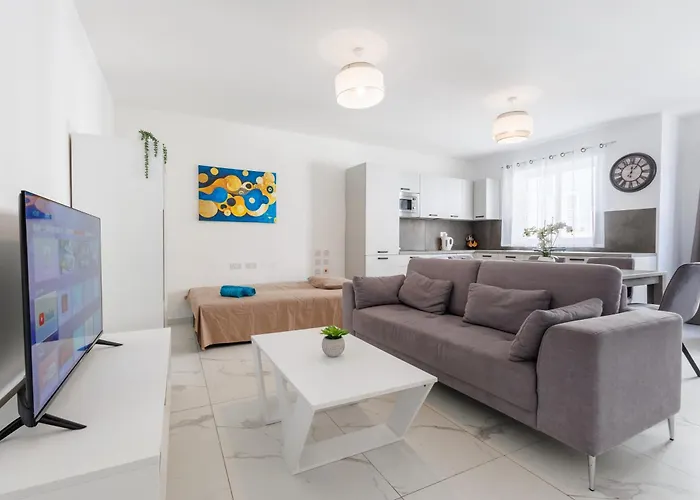 Sliema B17 - 5 Mins Walk To Valletta Ferry - Shopping Mall And Bay Sleeps 8 By Quicktrips Daire Gzira