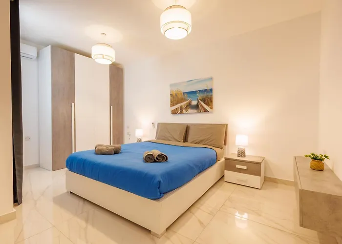 Daire Sliema B17 - 5 Mins Walk To Valletta Ferry - Shopping Mall And Bay Sleeps 8 By Quicktrips *