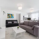 Sliema B17 - 5 Mins Walk To Valletta Ferry - Shopping Mall And Bay Sleeps 7 By Quicktrips Gzira