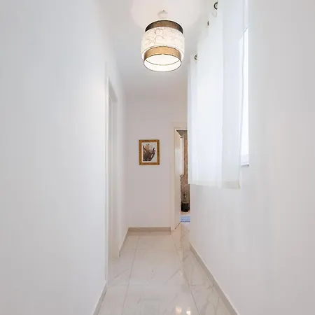 Sliema B17 - 5 Mins Walk To Valletta Ferry - Shopping Mall And Bay Sleeps 7 By Quicktrips Gzira