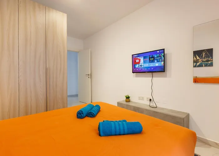 アパート Sliema B17 - 5 Mins Walk To Valletta Ferry - Shopping Mall And Bay Sleeps 8 By Quicktrips グジラ