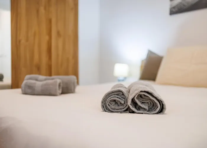 Sliema B17 - 5 Mins Walk To Valletta Ferry - Shopping Mall And Bay Sleeps 8 By Quicktrips アパート グジラ